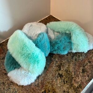 Cat & Jack women’s slippers